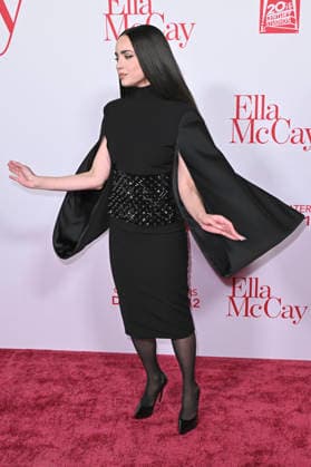 Sofia Carson at the world premiere of the movie Ella McCay at the El Capitan Theatre Los Angeles, 09 12 2025 Foto:xD.xStarbuckx xFuturexImagex ella_5299