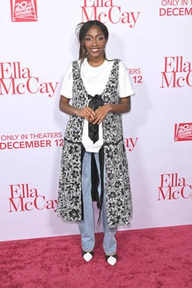 Ayo Edebiri at the world premiere of the movie Ella McCay at the El Capitan Theatre Los Angeles, 09 12 2025 Foto:xD.xStarbuckx xFuturexImagex ella_5315