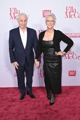 Christopher Guest with wife Jamie Lee Curtis at the world premiere of the movie Ella McCay at the El Capitan Theatre Los Angeles, 09 12 2025 Foto:xD.xStarbuckx xFuturexImagex ella_5324