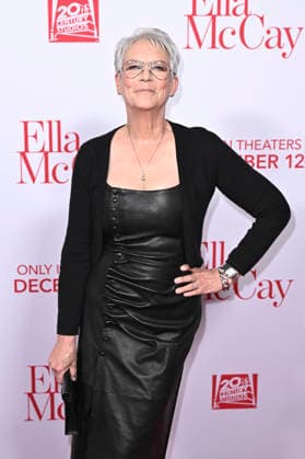 Jamie Lee Curtis at the world premiere of the movie Ella McCay at the El Capitan Theatre Los Angeles, 09 12 2025 Foto:xD.xStarbuckx xFuturexImagex ella_5334