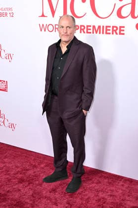 Woody Harrelson at the world premiere of the movie Ella McCay at the El Capitan Theatre Los Angeles, 09 12 2025 Foto:xD.xStarbuckx xFuturexImagex ella_5347