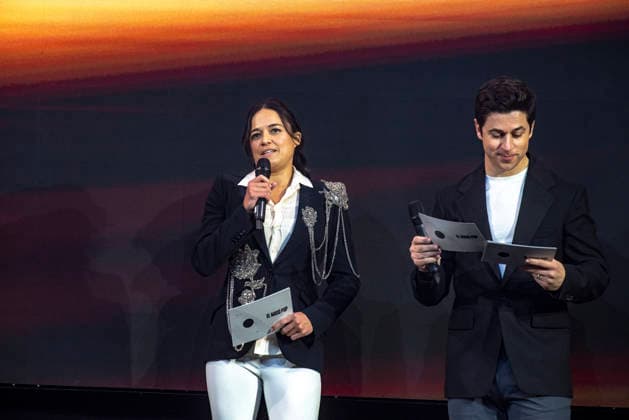 El Mago Pop holds a press conference in Barcelona surrounded by Hollywood stars Michelle Rodriguez and David Henrie during the press conference of El Mago Pop held at the Teatre Victòria, on December 10, 2025, in Barcelona Spain FAMOSOSOS MAGO MAGIC ACTOR ACTRESS HOLLYWOOD Barcelona Barcelona Spain  Copyright: xDavidxOllerx 7160813