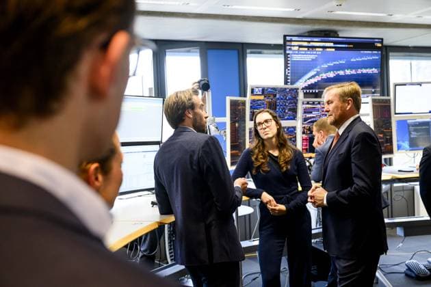 Den Haag, The Netherlands, 2025-12-10 09:33:22 THE HAGUE, 10-12-2025, Ministry of Finance. King Willem-Alexander, accompanied by the Minister of Finance, Eelco Heinen, is on a working visit to the Ministry of Finance s General Treasury Agency in The Hague. PHOTO: NLBeeld Patrick van Emst Credit: NL Beeld Patrick van Emst  Copyright: xx x