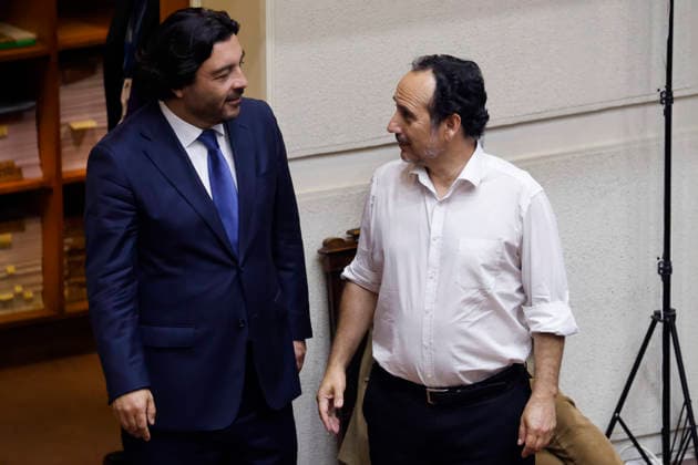 Valparaiso, December 10, 2025 Congressman Raul Leiva and Senator Daniel Nunez during the Senate Session Sebastian Cisternas Aton Chile, Valparaiso Chile Aton 1110875  Copyright: SEBASTIANxCISTERNAS xATONxCHILE
