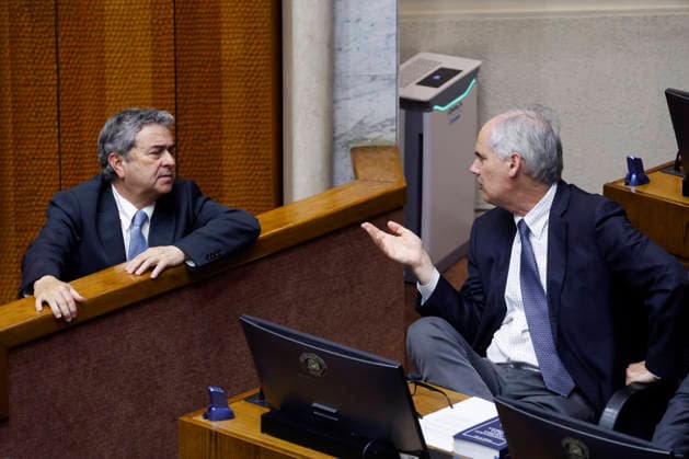 Valparaiso, December 10, 2025 Juan Antonio Coloma and Rodrigo Galilea during the Senate Session Sebastian Cisternas Aton Chile, Valparaiso Chile Aton 1110876  Copyright: SEBASTIANxCISTERNAS xATONxCHILE