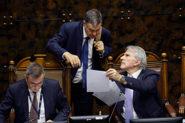 Valparaiso, December 10, 2025 Manuel Jose Ossandon and Ivan Moreira during the Senate Session Sebastian Cisternas Aton Chile, Valparaiso Chile Aton 1110880  Copyright: SEBASTIANxCISTERNAS xATONxCHILE