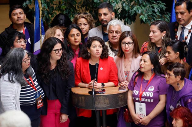 Valparaiso, December 10, 2025 The Minister of Womens Affairs, Antonia Orellana, and the Minister of Social Development and Family, Javiera Toro, hold a press conference after the vote in the Chamber of Deputies 10 12 25Sebastian Cisternas Aton Chile, Valparaiso Chile Aton 1110881  Copyright: SEBASTIANxCISTERNAS xATONxCHILE