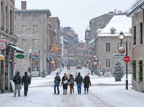 December 10, 2025, Montreal, Quebec, Canada: As a winter storm sweeps across Montreal and Southern Quebec, more than 15 cm of fresh snow transforms the city into a silent, white landscape. Montreal Canada - ZUMAs278 20251210_zip_s278_029 Copyright: xSerkanxSenturkx