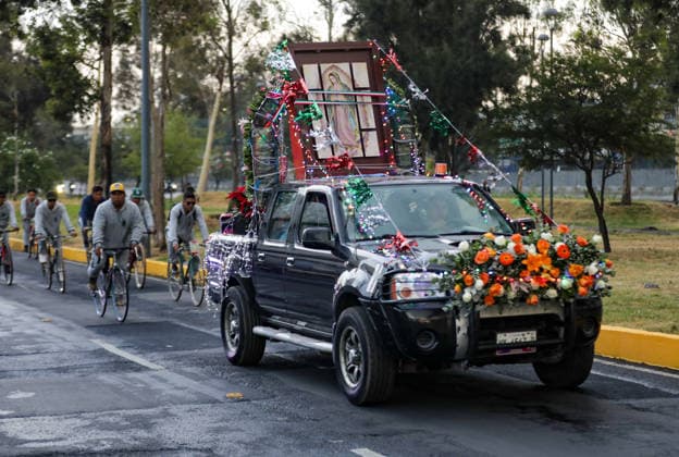 Devotees to the Virgin of Guadalupe continue their journey along the Ignacio Zaragoza Causeway towards the Basilica of Guadalupe, to celebrate the Virgin of Guadalupe s day. on December 10, 2025 in Mexico City, Mexico. Mexico City Mexico - ZUMAe321 20251210_zia_e321_042 Copyright: xIanxRoblesx