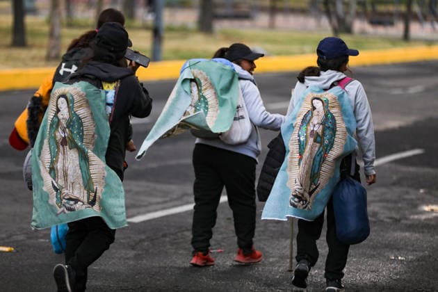 Devotees to the Virgin of Guadalupe continue their journey along the Ignacio Zaragoza Causeway towards the Basilica of Guadalupe, to celebrate the Virgin of Guadalupe s day. on December 10, 2025 in Mexico City, Mexico. Mexico City Mexico - ZUMAe321 20251210_zia_e321_046 Copyright: xIanxRoblesx