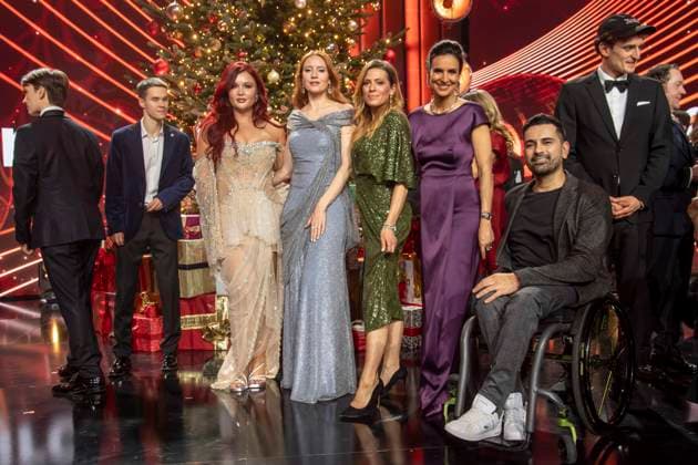 ABBleipzig Sophia Thiel, Nele Kiper, Maja Weber, Tan Caglar and Julian Janssen on stage Participants Guest at the 31 Jose Carreras Gala in the Media City Leipzig, on 10 12 25 Saxony Germany