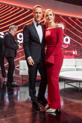 ABBleipzig Sven Lorig and Stephanie Müller Spirra presenters on stage Participants Guest at the 31 Jose Carreras Gala in the Media City Leipzig, on 10 12 25 Saxony Germany
