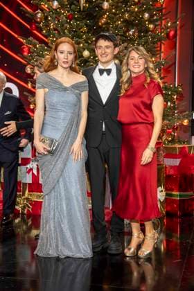 ABBleipzig Barbara Meier, Julian Janssen and Louise Bär Baer on stage Participants Guest at the 31 Jose Carreras Gala in the Media City Leipzig, on 10 12 25 Saxony Germany