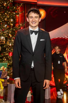 ABBleipzig Julian Janssen on stage Participant Guest at the 31 Jose Carreras Gala in the Media City Leipzig, on 10 12 25 Saxony Germany