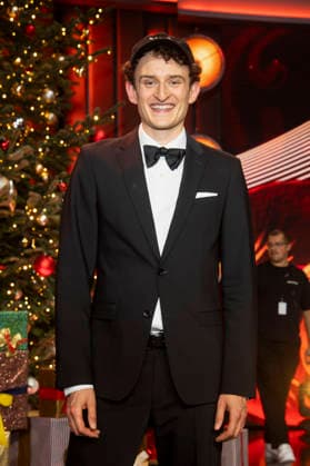 ABBleipzig Julian Janssen on stage Participant Guest at the 31 Jose Carreras Gala in the Media City Leipzig, on 10 12 25 Saxony Germany