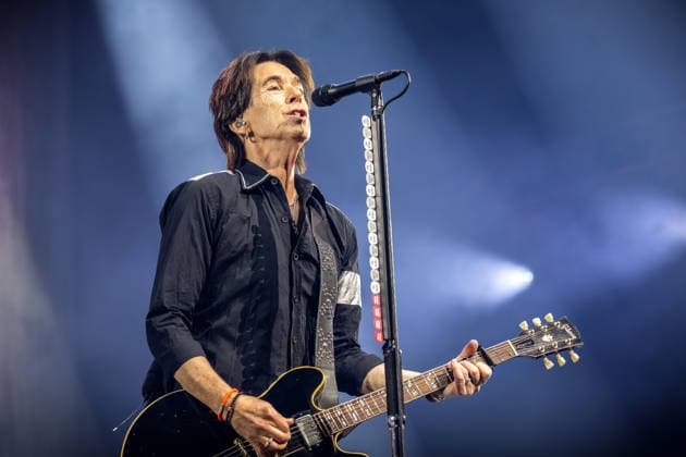 Roxette live in Oslo, Norway Oslo, Norway. 10th, December 2025. The Swedish pop rock duo Roxette performs a live concert at Unity Arena in Oslo. Here singer and musician Per Gessle is seen live on stage. Norway, Oslo, Unity Arena  Copyright: xGonzalesxPhoto TerjexDokkenx