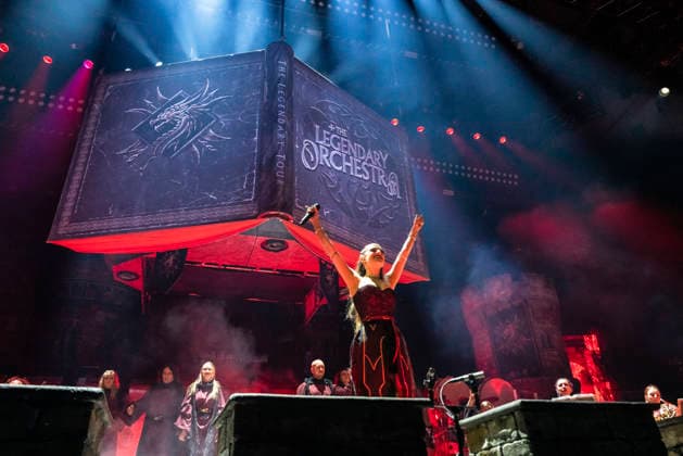 The Legendary Orchestra live at a concert in the ZAG Arena Hannover, 08 12 2025 Foto:xC.xSpeidelx xFuturexImagex legendary_5210