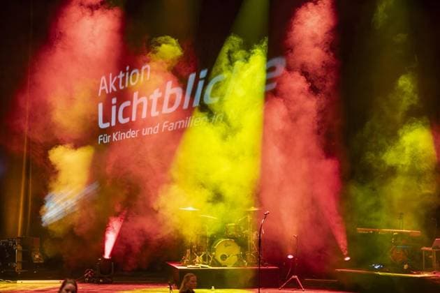 Michael Patrick Kelly plays for Aktion Lichtblicke , which supports needy children and their families 10 12 2025 Duisburg FOR EDITORIAL PURPOSES ONLY EDITORIAL USE ONLY p Michael Patrick Kelly plays for Aktion Lichtblicke , which supports needy children and their families 10 12 2025 Duisburg Germany NRW Duisburg Copyright DanielxAttia Copyright: DanielxAttia doc83n3sikh6ntn0cip9rh ,EDITORIAL USE ONLY Copyright: DanielxAttia