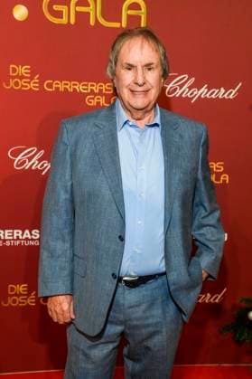 ABBleipzig Chris de Burgh Saenger on the red carpet at the 31 Jose Carreras Gala in the Media City Leipzig, on 10 12 25 Saxony Germany