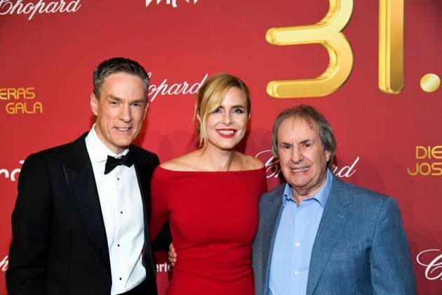 ABBleipzig Sven Lorig, Stephanie Müller Spirra presenters with Chris de Burgh Saenger on the red carpet at the 31 Jose Carreras Gala in the Media City Leipzig, on 10 12 25 Saxony Germany