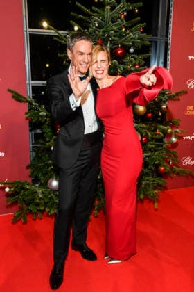 ABBleipzig Sven Lorig, Stephanie Müller Spirra presenters in front of the Christmas tree as guests on the red carpet at the 31 Jose Carreras Gala at Media City Leipzig, on 10 12 25 Saxony Germany