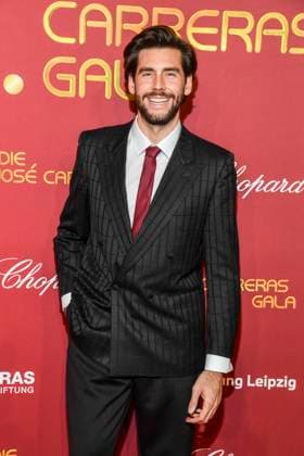 ABBleipzig Ãlvaro Soler Saenger on the red carpet at the 31 Jose Carreras Gala in the Media City Leipzig, on 10 12 25 Saxony Germany