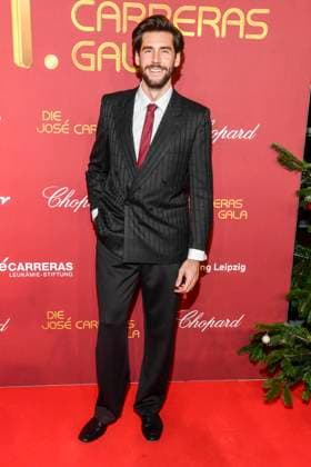 ABBleipzig Ãlvaro Soler Saenger on the red carpet at the 31 Jose Carreras Gala in the Media City Leipzig, on 10 12 25 Saxony Germany