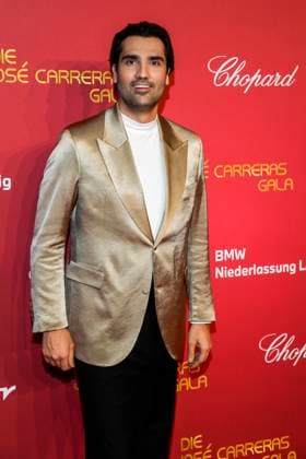 ABBleipzig Jonathan Tetelman Saenger on the red carpet at the 31 Jose Carreras Gala at Media City Leipzig, on 10 12 25 Saxony Germany