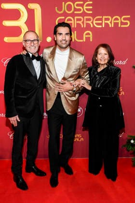ABBleipzig Ed Tetelman, Jonathan Tetelman and Jan Tetelman Eltern Saenger as guests on the red carpet at the 31 Jose Carreras Gala in the Media City Leipzig, on 10 12 25 Saxony Germany