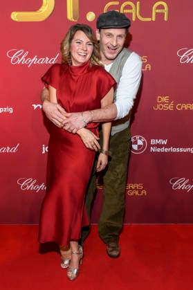 ABBleipzig Luise Bähr and Hendrik Duryn Actors on the red carpet at the 31 Jose Carreras Gala at Media City Leipzig, on 10 12 25 Saxony Germany