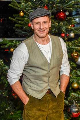 ABBleipzig Hendrik Duryn Actor in front of the Christmas tree on the red carpet at the 31 Jose Carreras Gala at Media City Leipzig, on 10 12 25 Saxony Germany