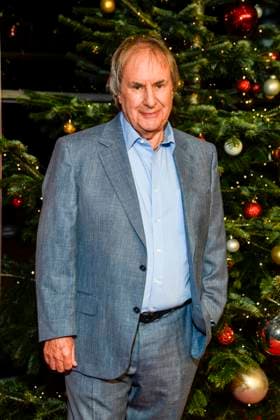 ABBleipzig Chris de Burgh Saenger on the red carpet at the 31 Jose Carreras Gala at Media City Leipzig, on 10 12 25 Saxony Germany