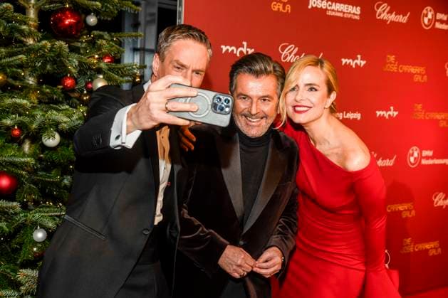ABBleipzig Sven Lorig, Thomas Anders and Stephanie Müller Spirra Saenger presenters as guests on the red carpet at the 31 Jose Carreras Gala at Media City Leipzig, on 10 12 25 Saxony Germany