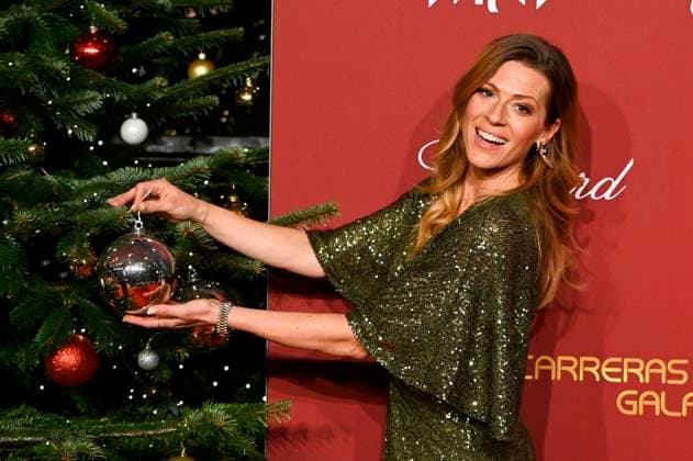 ABBleipzig Nele Kiper Actress at the Christmas tree guest on the red carpet at the 31 Jose Carreras Gala in the Media City Leipzig, on 10 12 25 Saxony Germany