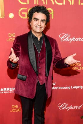 ABBleipzig Rolando Villazon Saenger on the red carpet at the 31 Jose Carreras Gala in the Media City Leipzig, on 10 12 25 Saxony Germany