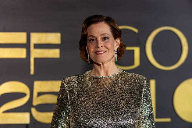 Golden Globes Gala at Red Sea Film Festival - Jeddah Sigourney Weaver attends the Golden Globes Gala Dinner, as part of the 5th edition of the Red Sea Film Festival in Jeddah, Saudi Arabia, on December 10, 2025. Photo by Balkis Press ABACAPRESS.COM Jeddah Saudi Arabia  Copyright: xBalkisxPress ABACAx