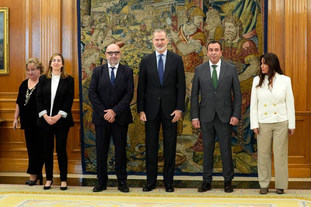 King Felipe VI of Spain receives in audience a delegation from the Independent Trade Union and Civil Servants Association (CSIF), who will present him with the Union s Medal. December 11, 2025. (2025121129)