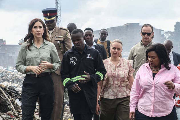 Queen Mary of Denmark in Kenya NAIROBI, KENYA - DECEMBER 11: Queen Mary of Denmark inspects the Dandora dumpsite in eastern Nairobi, Kenya, which receives around 2,000 tons of waste daily, as part of her trip to the country and receives a briefing from officials about the site, on December 11, 2025. James Kamau Anadolu Nairobi Kenya. Editorial use only. Please get in touch for any other usage.  Copyright: x2025xAnadoluxJamesxKamaux