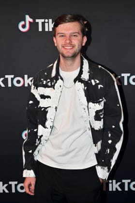 STOCKHOLM, SWEDEN 20251211 Sam Pettersson also known as Sam the man on social media arrives at this years Year on TikTok event at Stockholms Gasverk STOCKHOLM SWEDEN x10050x  Copyright: xPontusxLundahl TTx YEAR ON TIKTOK InOiaz-QbA8