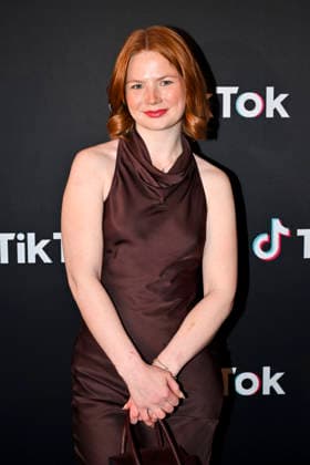 STOCKHOLM, SWEDEN 20251211 Iba Halonen arrives at this years Year on TikTok event at Stockholms Gasverk STOCKHOLM SWEDEN x10050x  Copyright: xPontusxLundahl TTx YEAR ON TIKTOK Pc1TEGQz3xQ