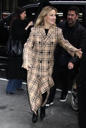 NEW YORK, NY- DECEMBER 10: Kate Hudson seen arriving at the screening on Song Sung Blue at the Robin Williams Center-SAG-AFTRA Foundation in New YorkCity on December 10, 2025. Copyright: xRWx