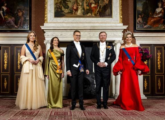 AMSTERDAM King Willem-Alexander, Queen Maxima, and Princess Amalia together with the President of Finland, Alexander Stubb, and his wife, Suzanne Innes-Stubb, during an official photo at the Royal Palace in Amsterdam on the first day of a two-day state visit to the Netherlands. ANP REMKO DE WAAL netherlands out - belgium out  Copyright: xx x544597843x originalFilename: 544597843.jpg