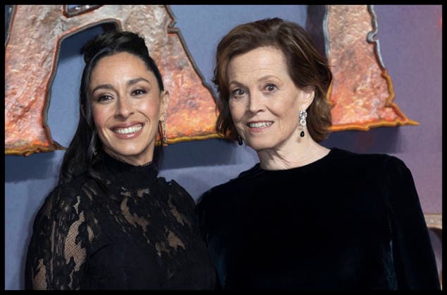 . 11 12 2025. London, United Kingdom. Oona Chaplin and Sigourney Weaver arriving at the Avatar: Fire and Ash premiere in London.  xStephenxLockx xi-Imagesx IIM-26449-0018