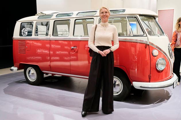 3 Peemöllers Heimat Talk Anna Kimmerle 3 Peemöllers Heimat Talk at the DRIVE Volkswagen Group Forum in Berlin on 17 11 2025 Copyright: xEventpressxRadkex