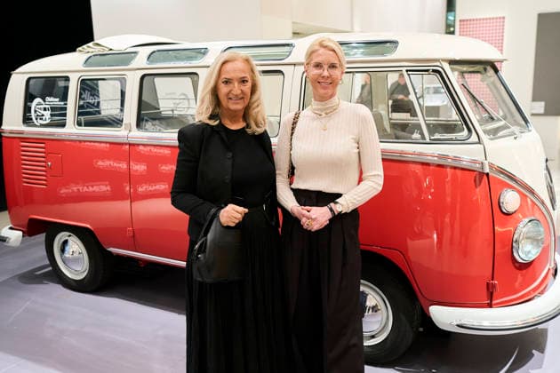 3 Peemöllers Heimat Talk Michaela Mumm von Oldenburg, Anna Kimmerle 3 Peemöllers Heimat Talk at the DRIVE Volkswagen Group Forum in Berlin on 17 11 2025 Copyright: xEventpressxRadkex