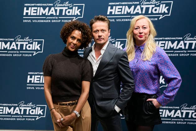 3 Peemöllers Heimat Talk Dennenesch ZoudÃ Zoude , Ilka Peemöller, Roman Knizka 3 Peemöllers Heimat Talk at the DRIVE Volkswagen Group Forum in Berlin on 17 11 2025 Copyright: xEventpressxRadkex