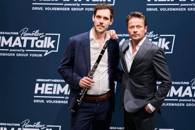 3 Peemöllers Heimat Talk Julius Engelbach , Roman Knizka 3 Peemöllers Heimat Talk at the DRIVE Volkswagen Group Forum in Berlin on 17 11 2025 Copyright: xEventpressxRadkex