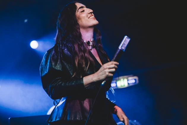 Joan Thiele live in Rome, Italy - 11 Dec 2025 Singer Joan Thiele performs live on stage at Largo Venue in Rome. Rome Italy Copyright: xValeriaxMagrix xSOPAxImagesx JOAN_THIELE_LARGO_10