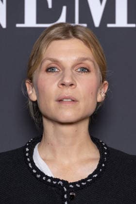 Andre Bazin - Cahiers Du Cinema Prize Clemence Poesy attends the Andre Bazin - Cahiers Du Cinema-Chanel Prize at La Coupole on December 11, 2025 in Paris, France. Photo by Nasser Berzane ABACAPRESS.COM Paris France  Copyright: xBerzanexNasser ABACAx