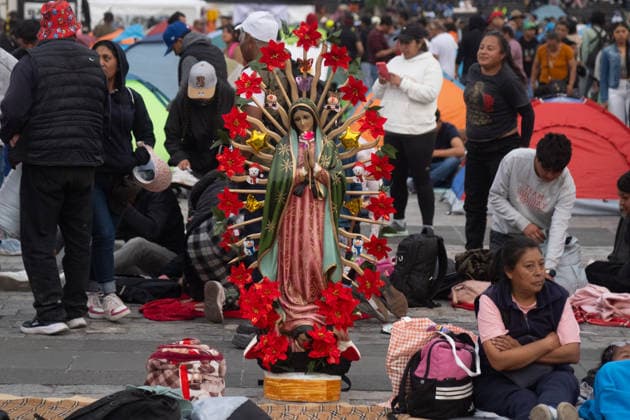 Devotees of the Virgin of Guadalupe arrive at the Basilica of Santa Maria Guadalupe to visit her temple during the Virgin of Guadalupe s day. on December 11, 2025 in Mexico City, Mexico. Mexico City Mexico - ZUMAe321 20251211_zia_e321_044 Copyright: xMarcoxGonzalezx